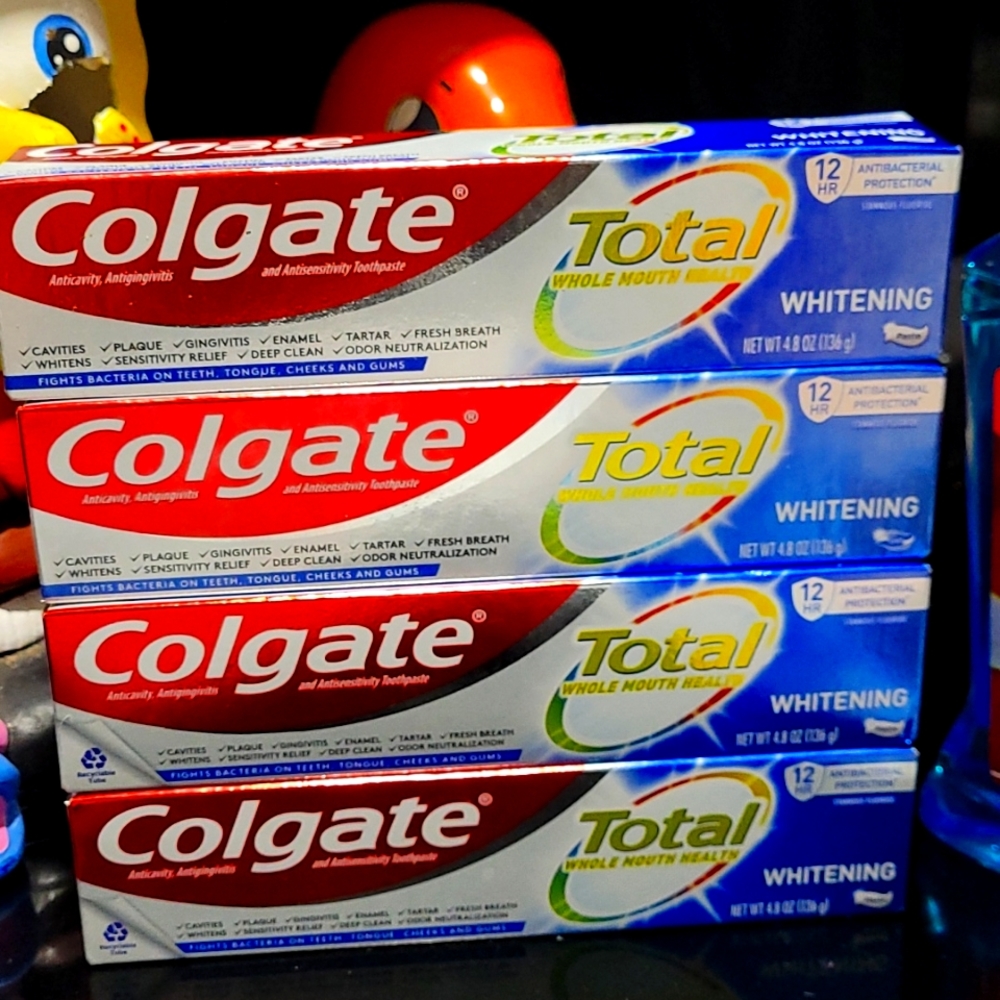 Colgate total toothpaste/mouthwash